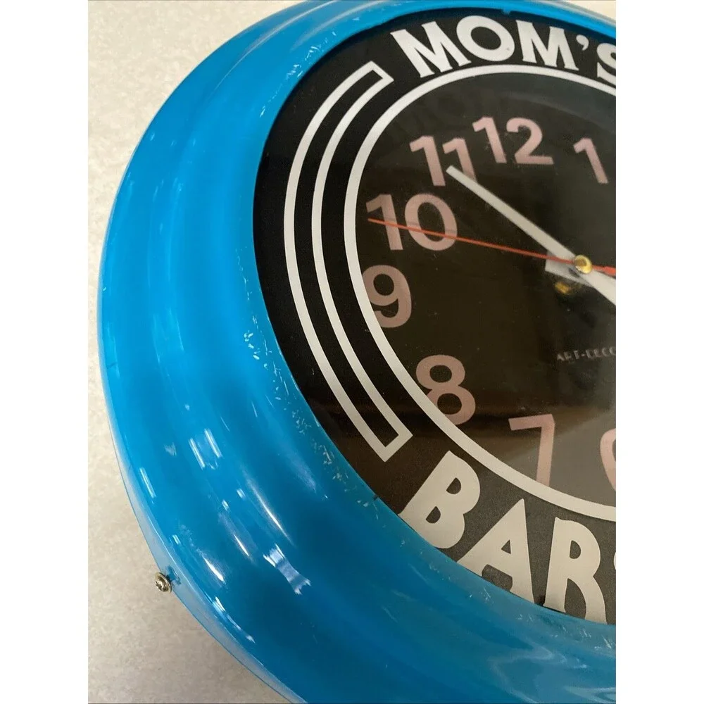 Vintage Mom Bar And Grill Light Clock 14